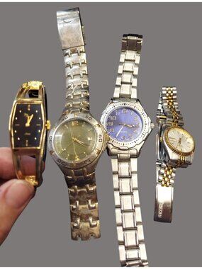 Lot Of 4 Vintage Watches By Yves Renault Seiko & Quartz Mixed Styles 1358